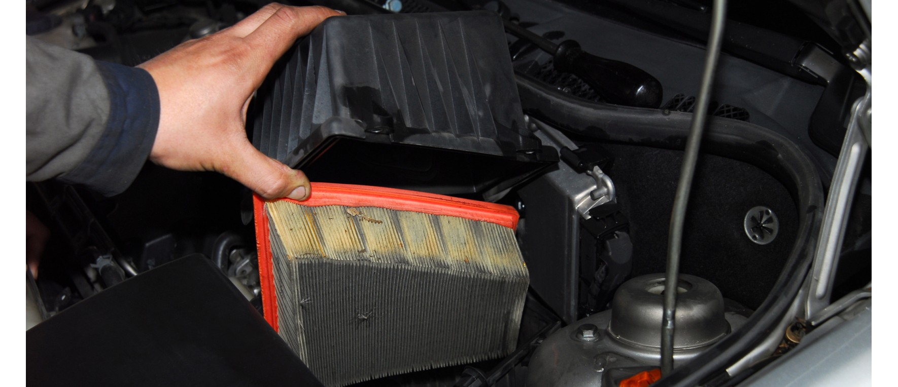 How dangerous is a dirty air filter and can it be cleaned?